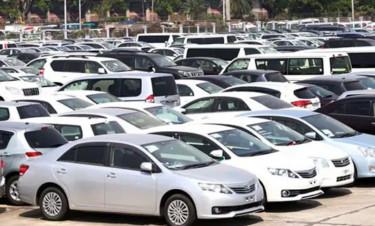 Record in car imports despite dollar crisis