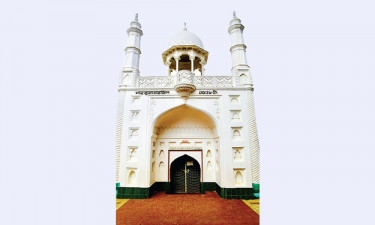 কুমিল্লার ঐতিহ্যবাহী শাহ সুজা মসজিদ